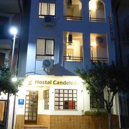 בית הארחה Hostal Candeleda קנדלדה