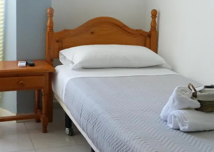 Hostal Candeleda 2* 칸델레다